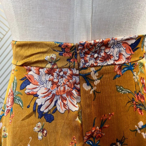 Boohoo Plus Floral Print‎ Hanky Hem Tie Waist Skirt - Picture 8 of 9